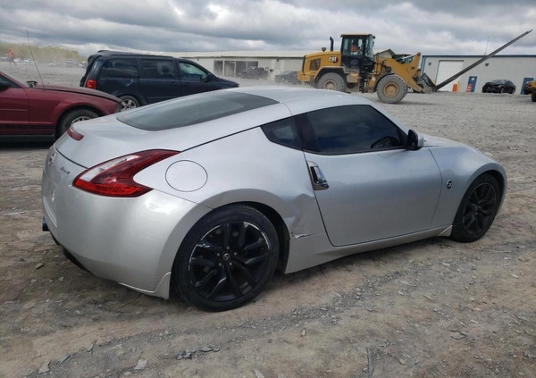 Nissan 370 Z cena 48000 przebieg: 88621, rok produkcji 2018 z Toszek małe 67